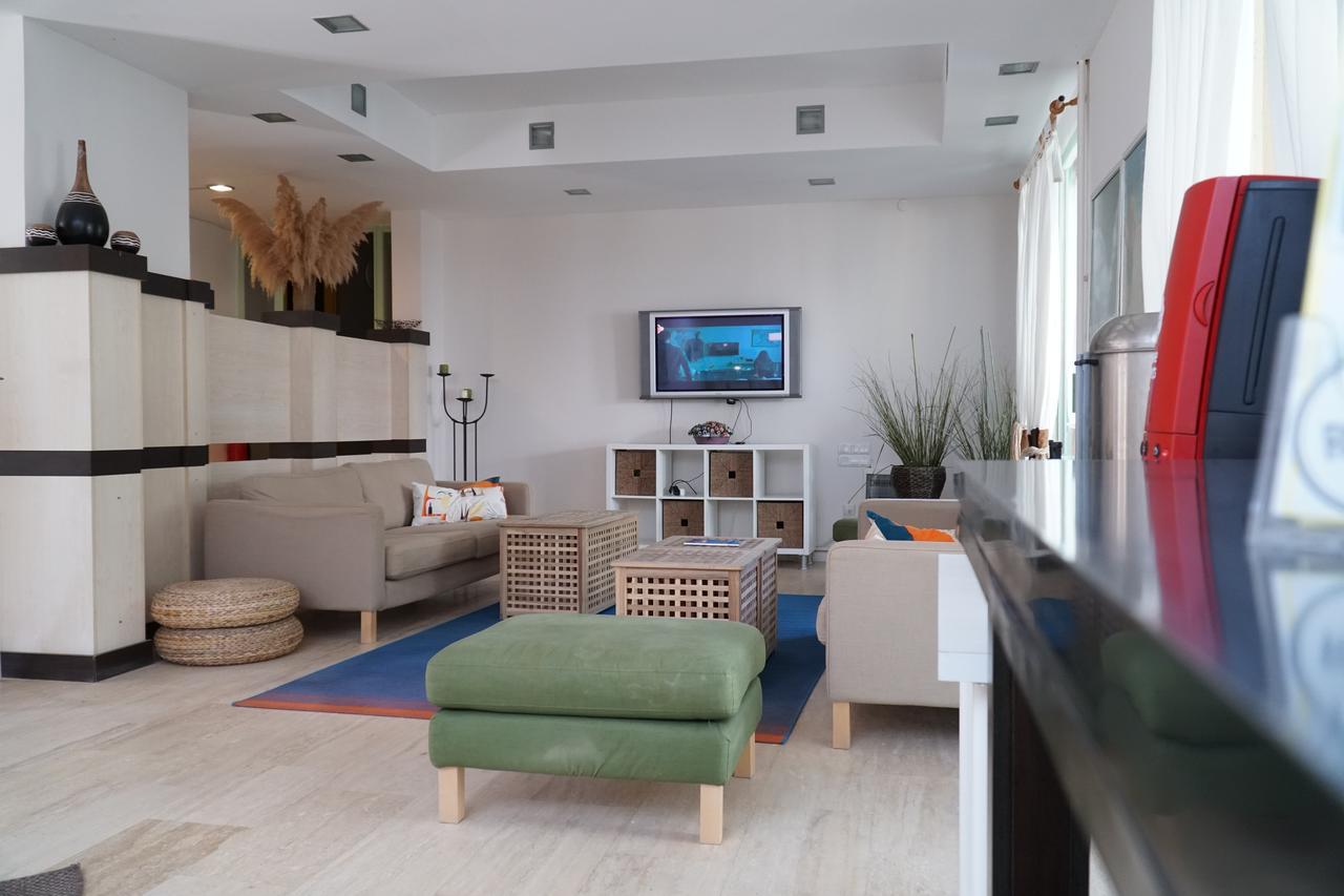 R+ Hotel By Rooms Çeşme Extérieur photo